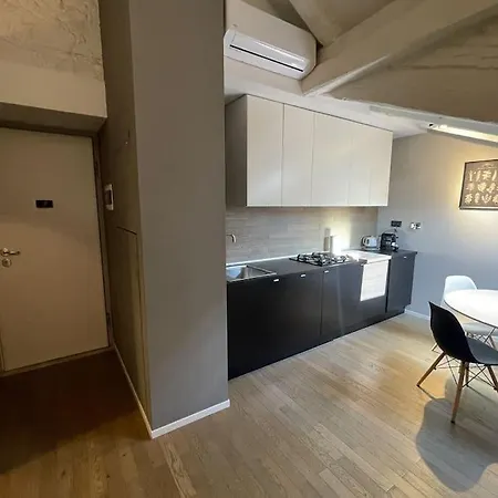Rodolfo Valentino Loft Apartment *